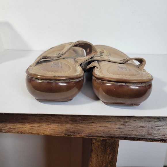 Womans Born Brown Leather Thong Flip flop Style W21803 Light brown Size 7/38 - Picture 9 of 9